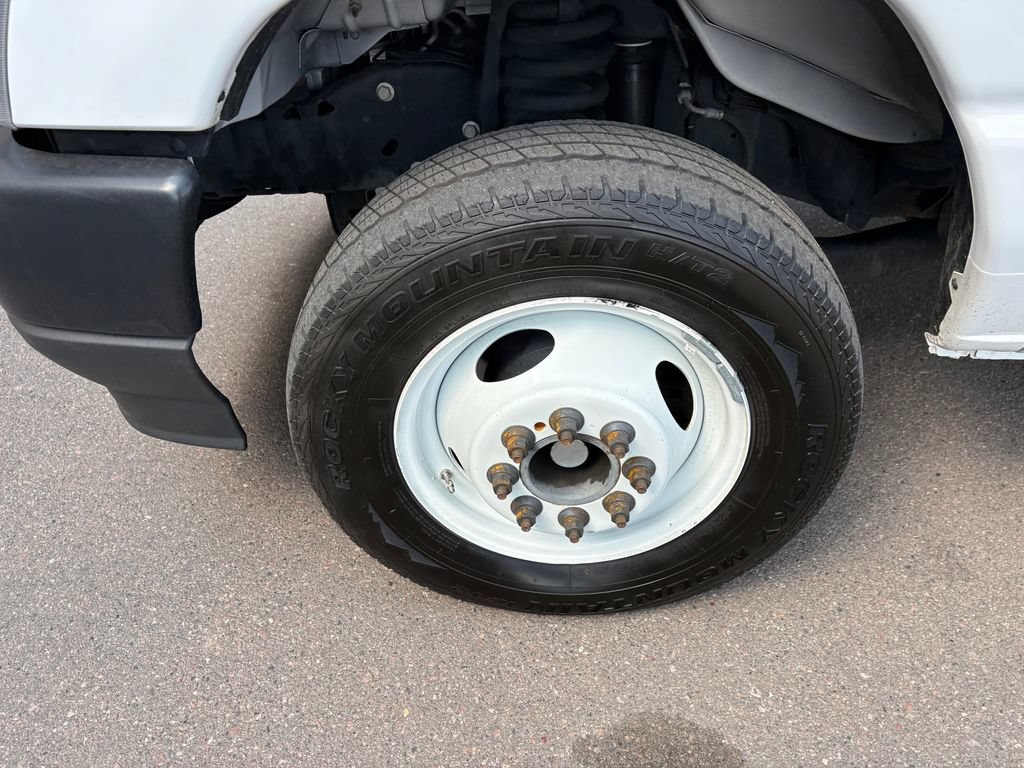 Certified 2023 Ford E-450 and Econoline 450 Super Duty w/ Driver's Safety Package RWD image 11