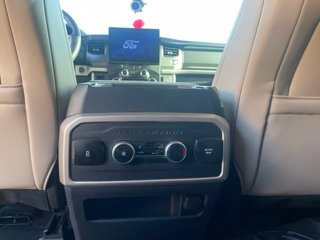 Certified 2024 Ford Expedition XLT RWD image 39
