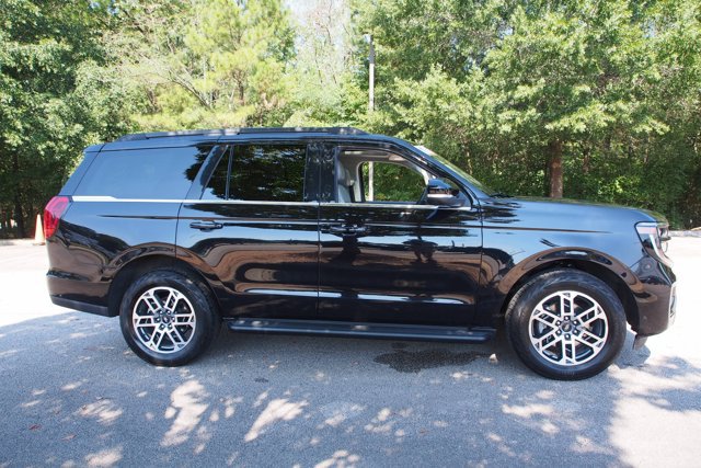 Certified 2025 Ford Expedition Active AWD/4WD image 8