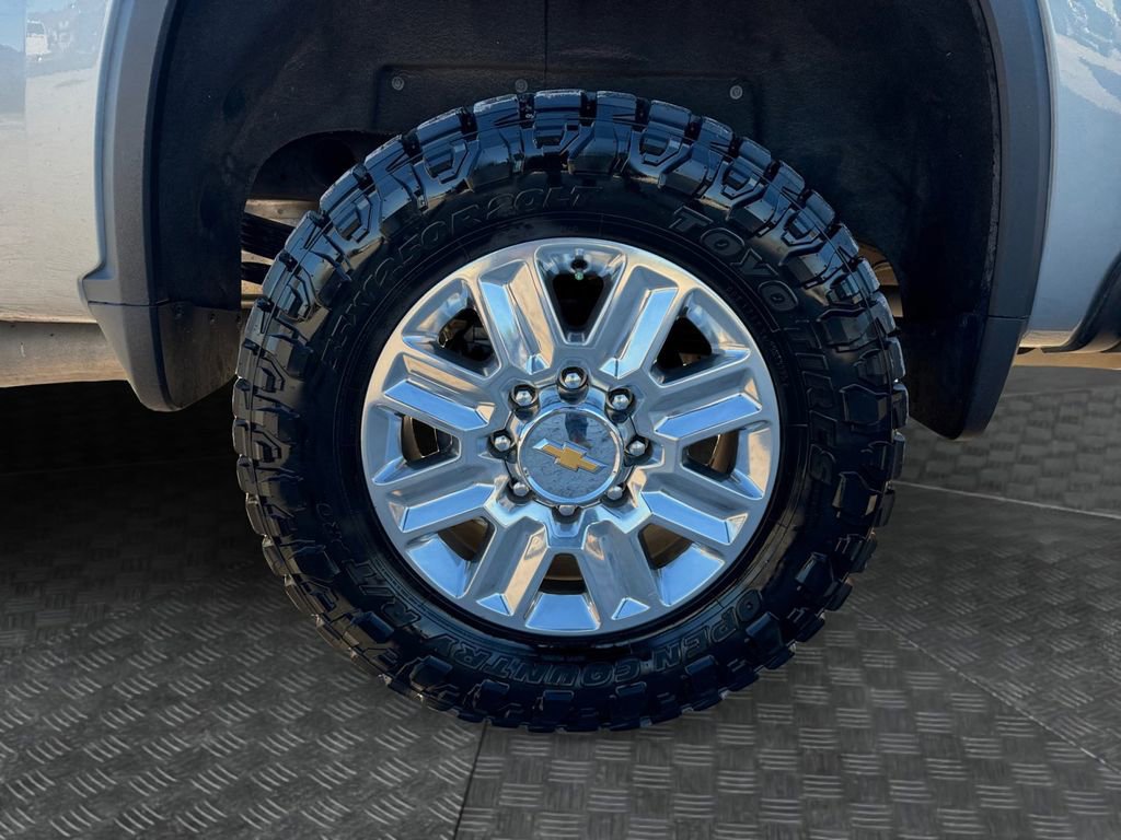 Used 2025 Chevrolet Silverado 2500 High Country w/ High Country Premium Package image 17
