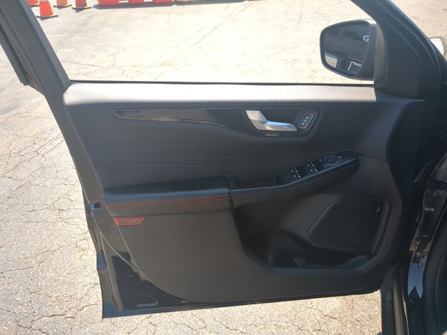 Certified 2024 Ford Escape ST-Line w/ Tech Pack #1 AWD/4WD image 13