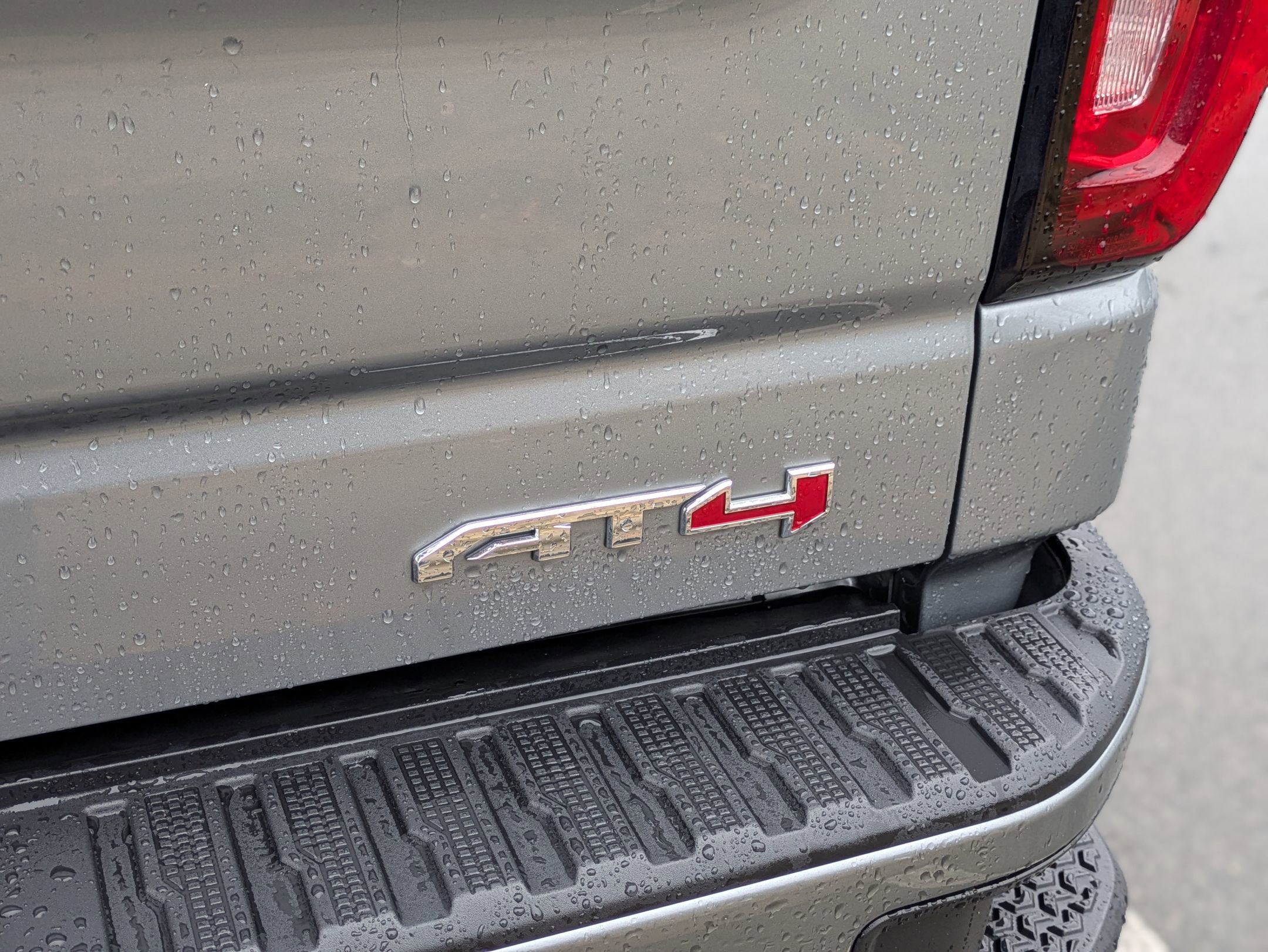 Used 2024 GMC Sierra 1500 AT4 w/ Technology Package image 35