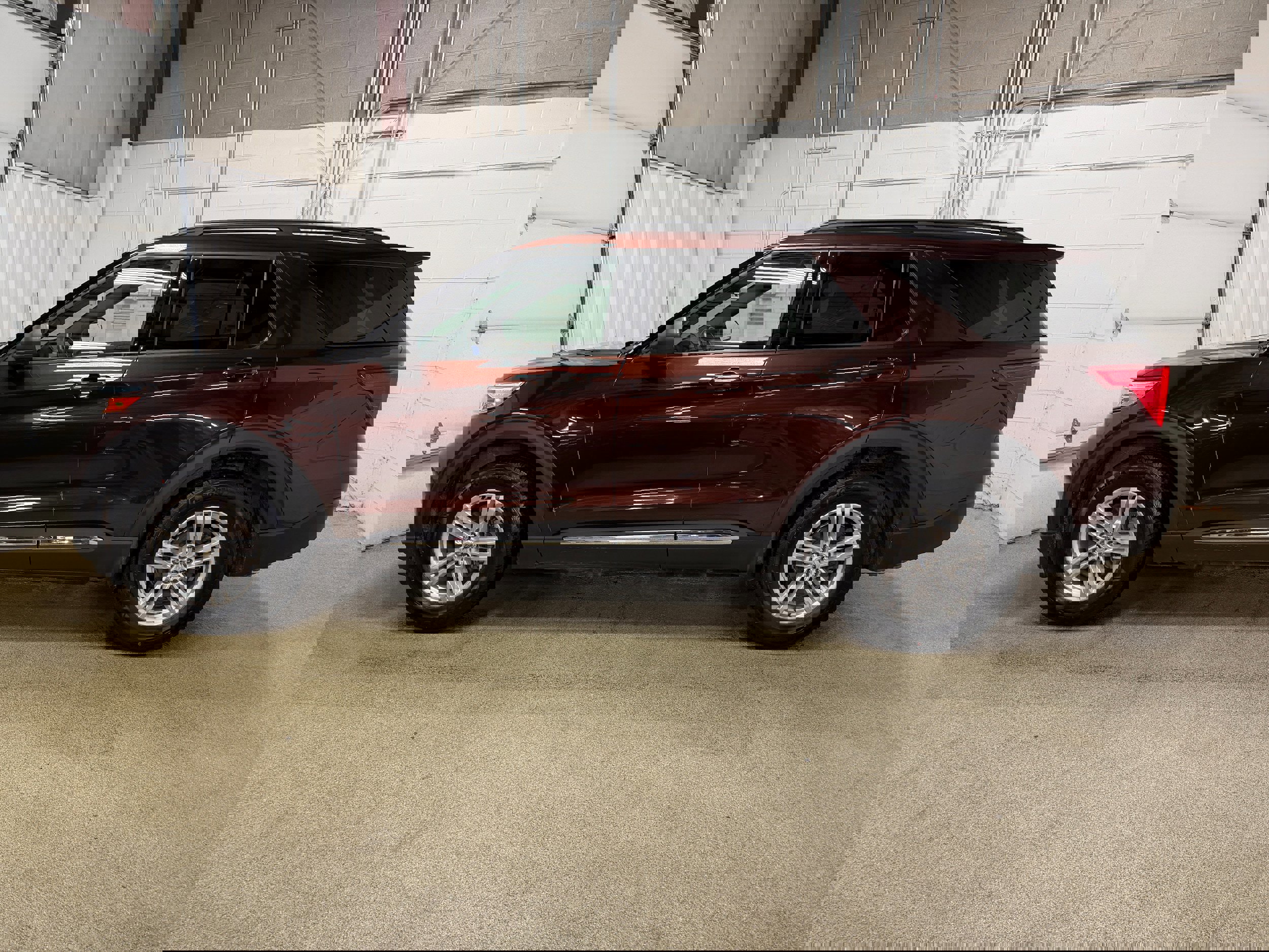 Certified 2020 Ford Explorer XLT w/ Equipment Group 202A image 6