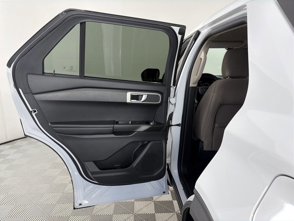 Certified 2022 Ford Explorer 4WD image 12