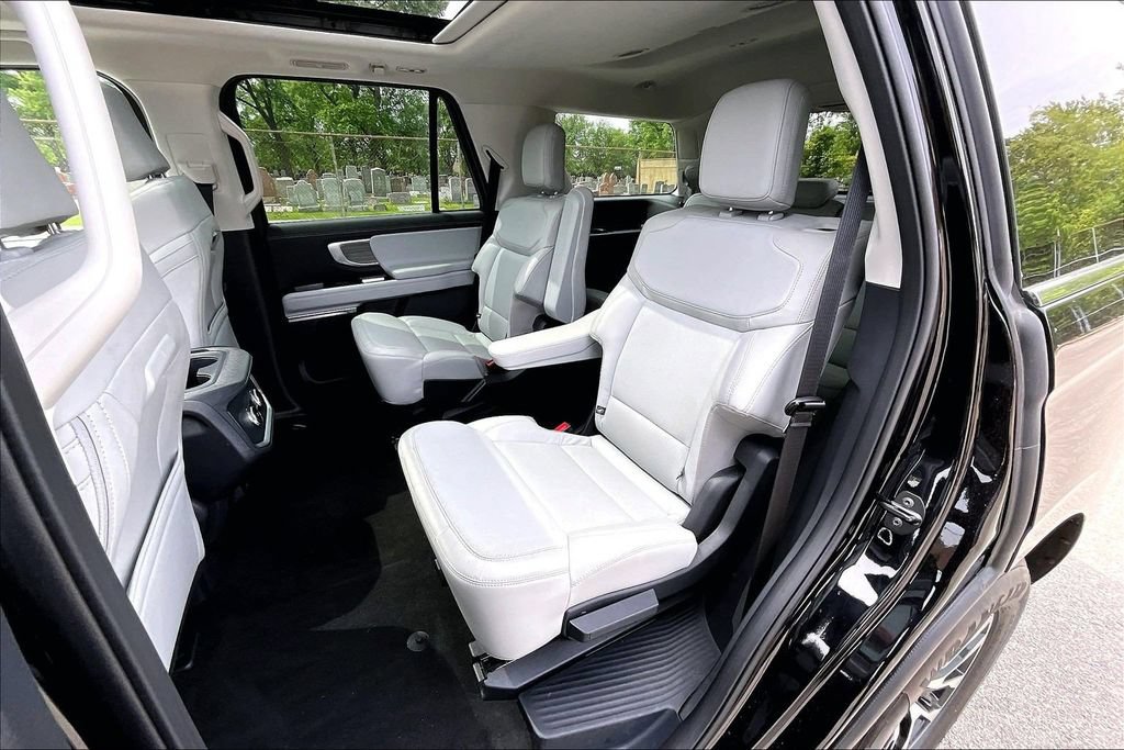 Certified 2025 Ford Expedition Platinum AWD/4WD image 25