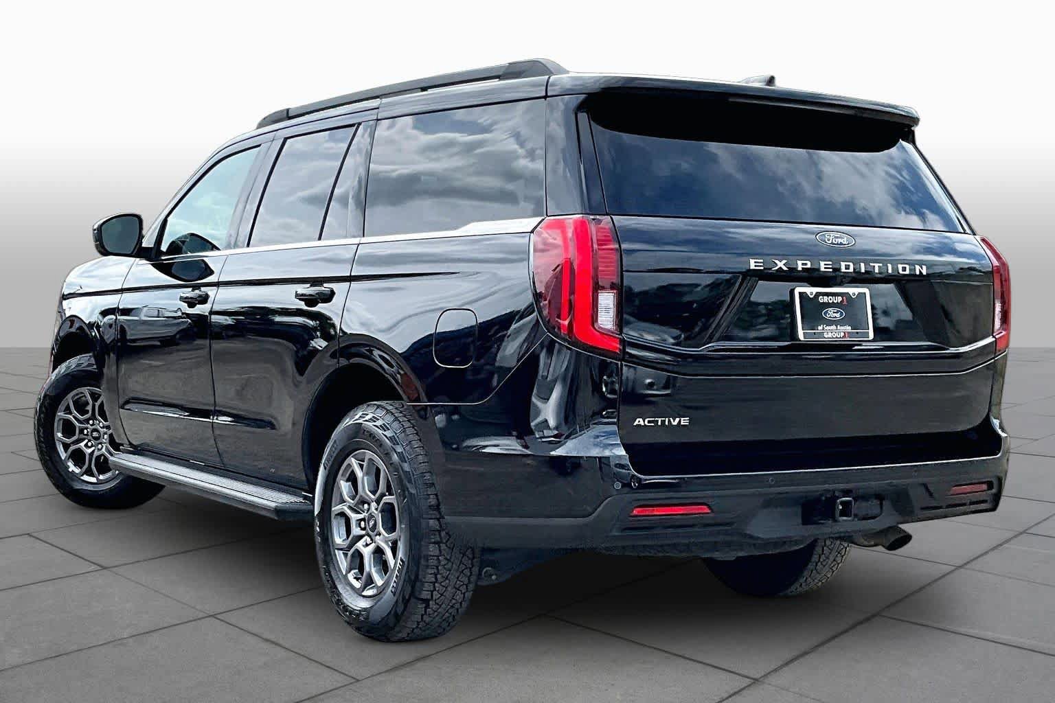 Certified 2025 Ford Expedition Active RWD image 12