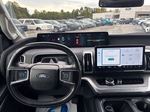 Certified 2025 Ford Expedition Platinum AWD/4WD image 10