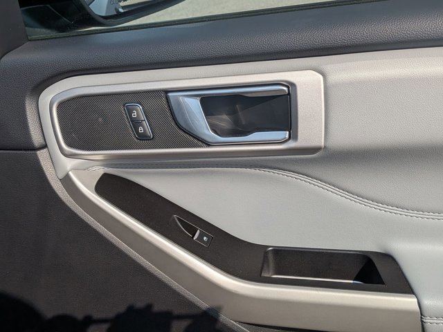 Certified 2022 Ford Explorer XLT w/ Equipment Group 202A image 38