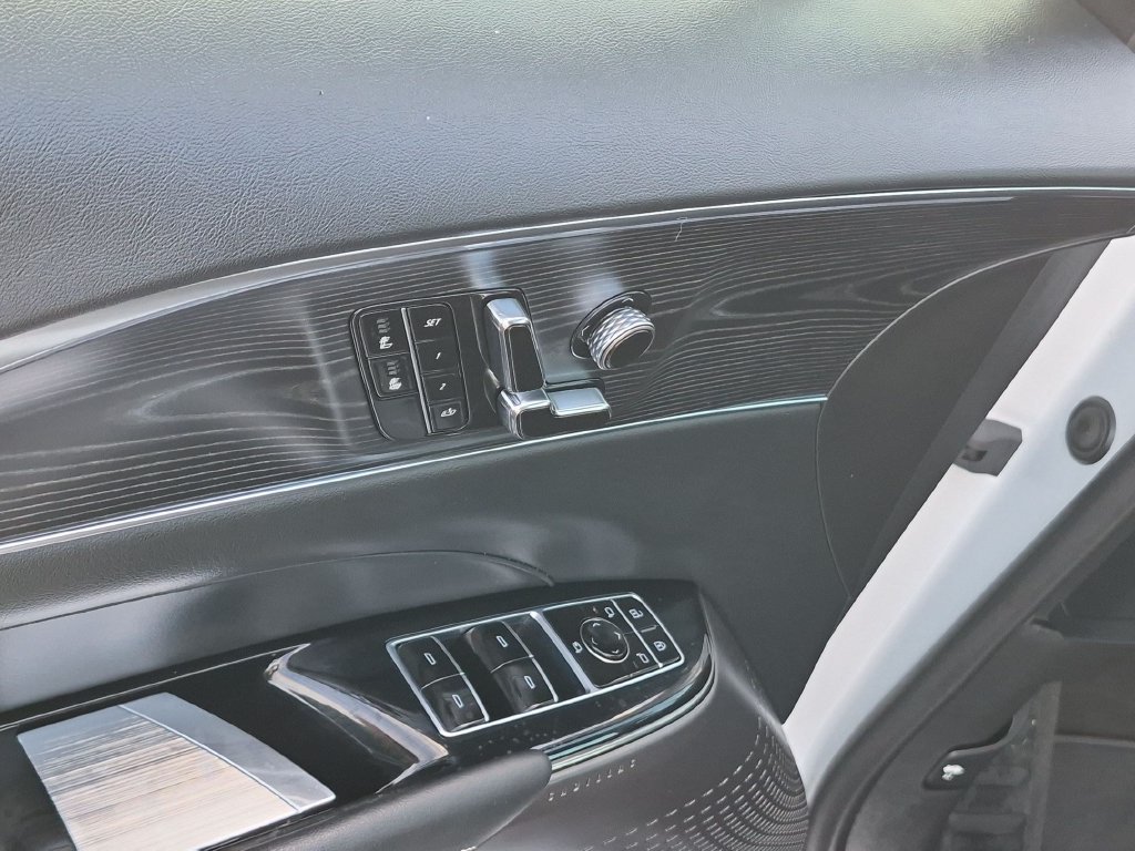 Used 2024 Cadillac Lyriq Sport RWD image 11