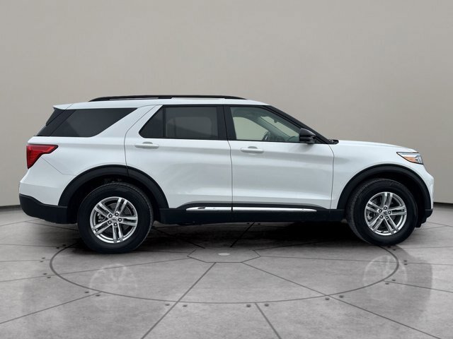 Certified 2023 Ford Explorer XLT w/ Equipment Group 202A AWD/4WD image 2