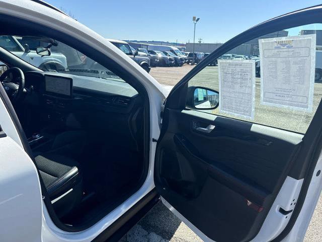 Certified 2024 Ford Escape ST-Line w/ Tech Pack #1 image 9