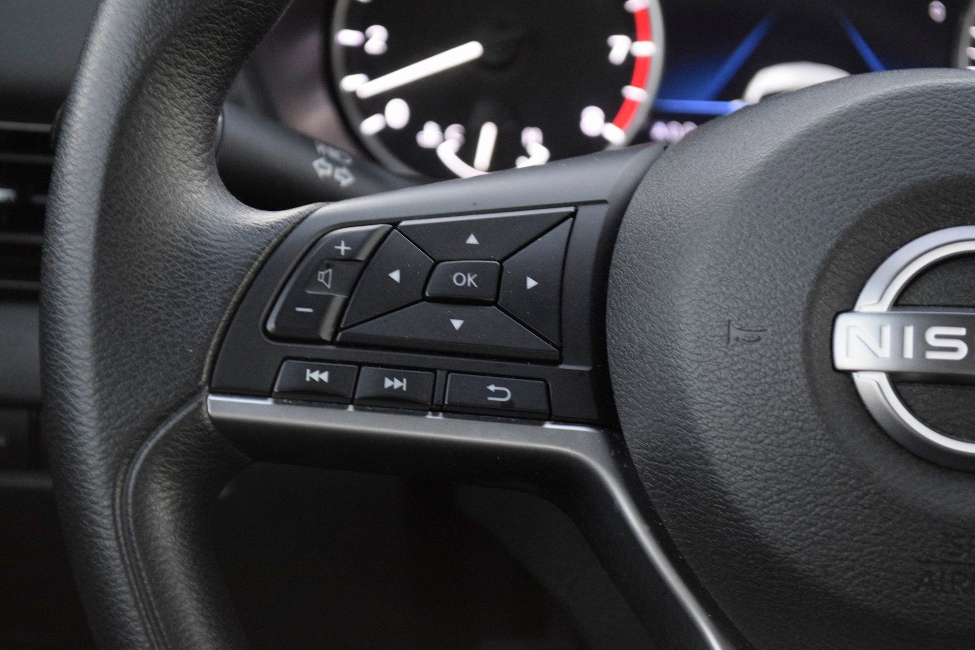 Used 2024 Nissan Sentra SV image 12