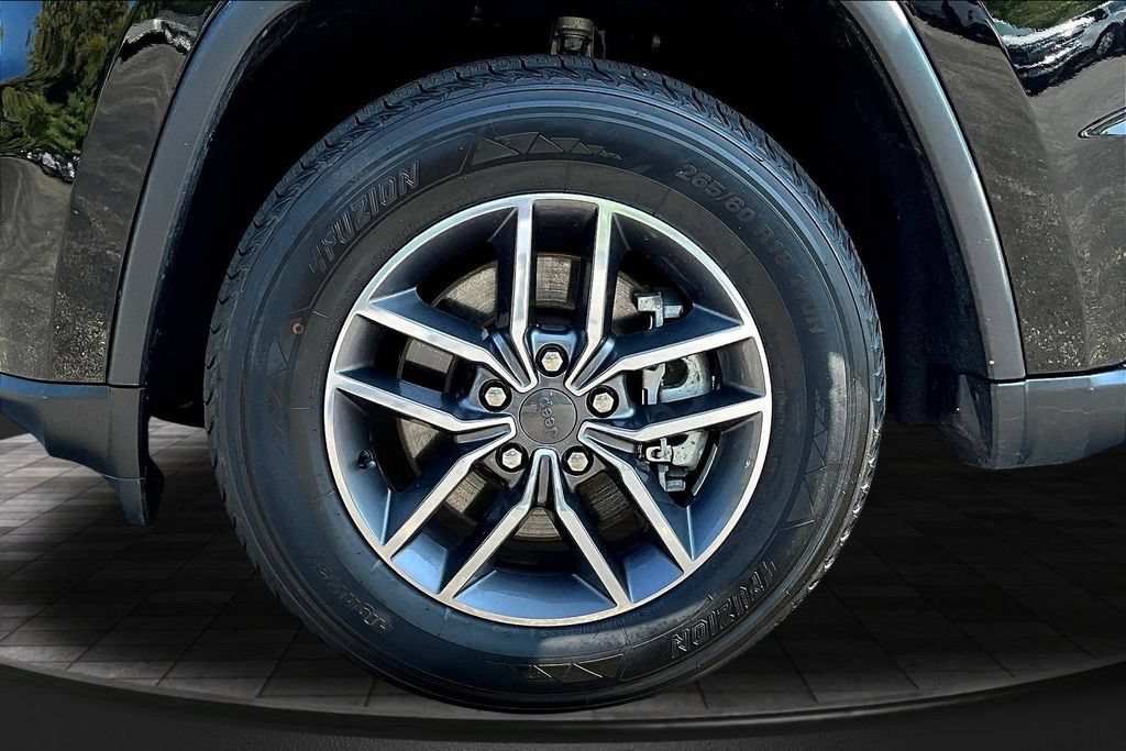 Used 2021 Jeep Grand Cherokee Limited AWD/4WD image 36