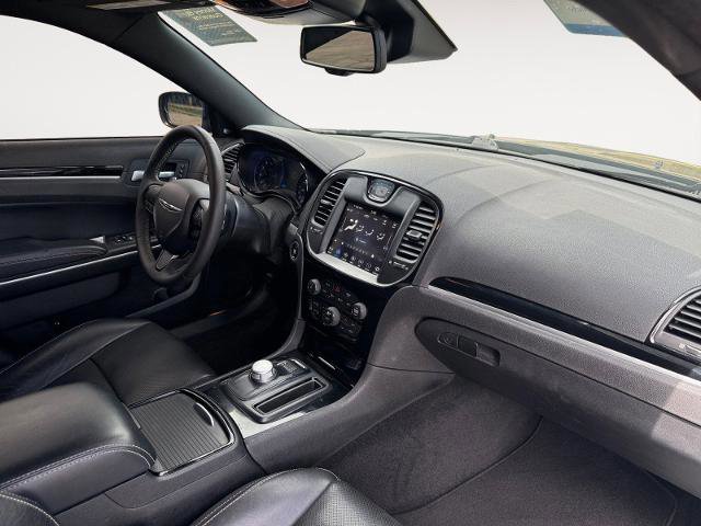 Used 2022 Chrysler 300 S w/ Comfort Group RWD image 16