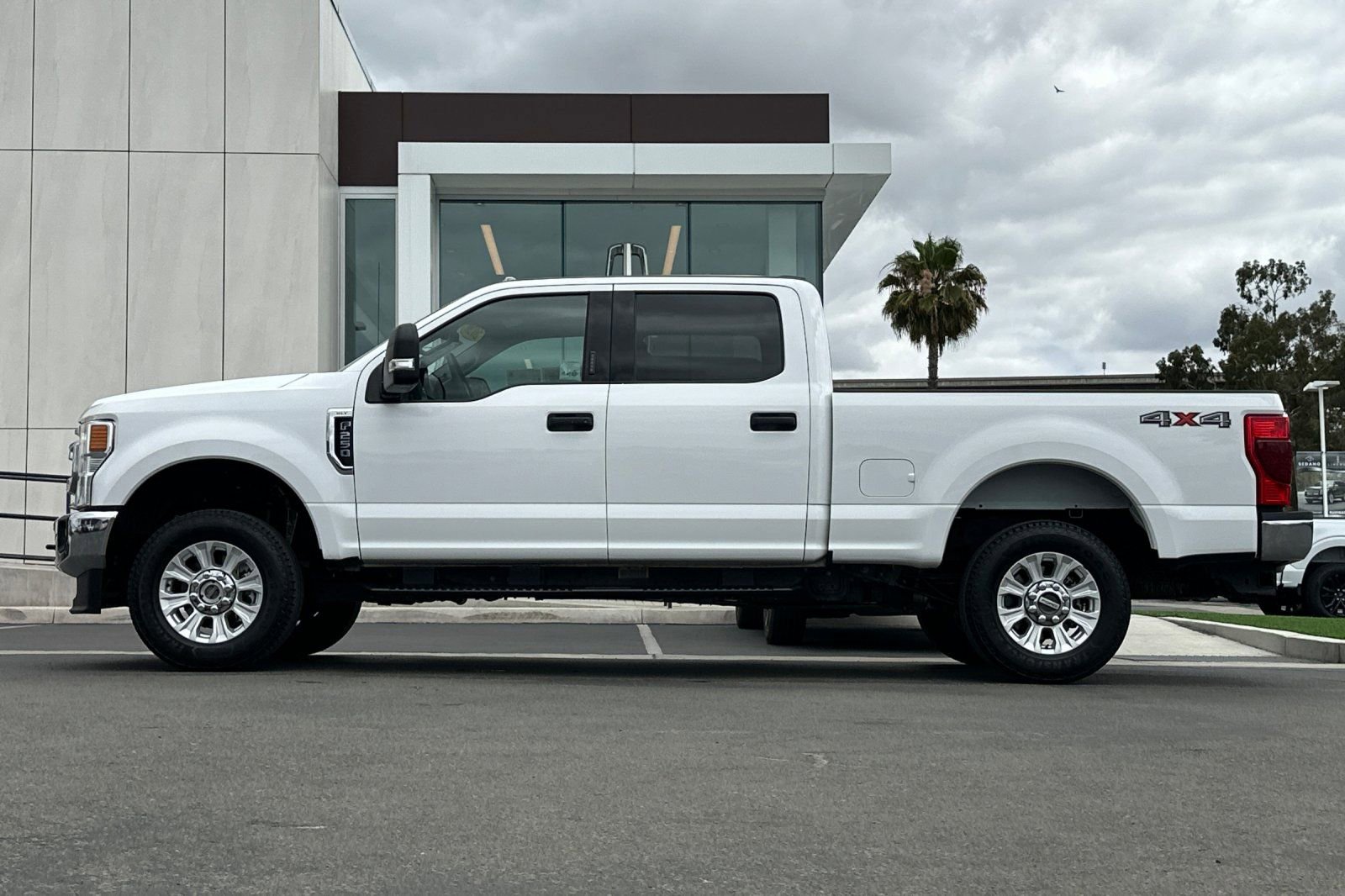 Certified 2020 Ford F250 XLT w/ XLT Value Package AWD/4WD image 6