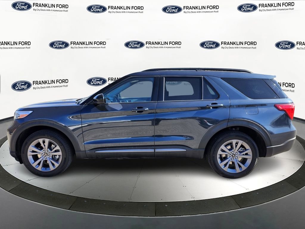 Certified 2022 Ford Explorer XLT w/ Equipment Group 202A AWD/4WD image 2