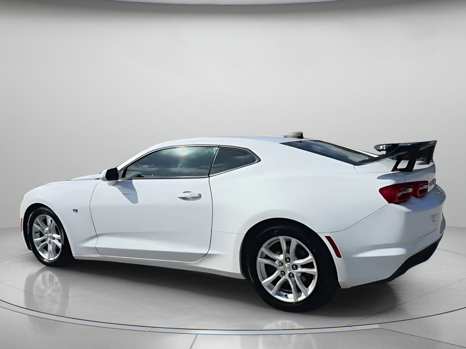 Used 2020 Chevrolet Camaro LS image 13