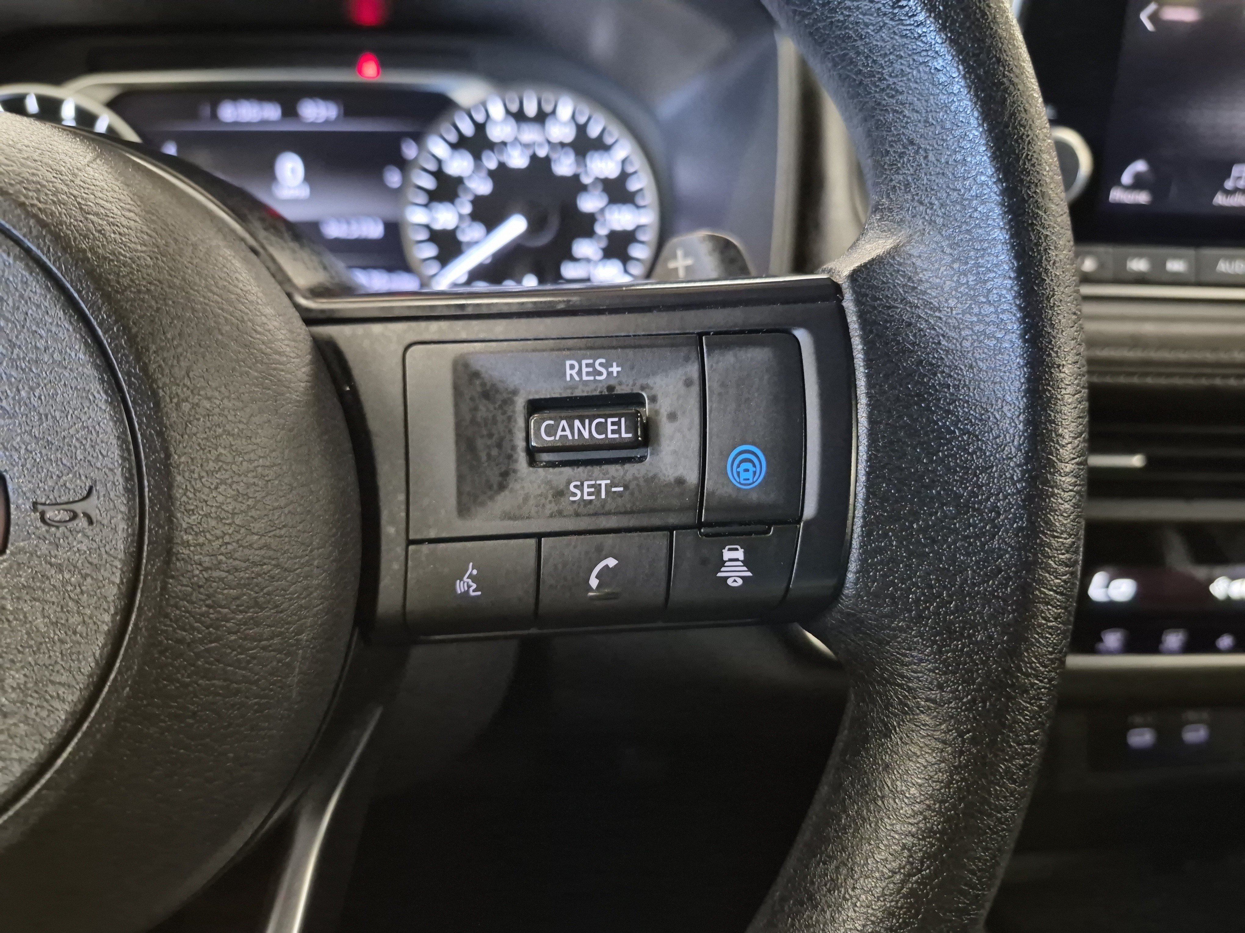 Used 2024 Nissan Rogue SV AWD/4WD image 26