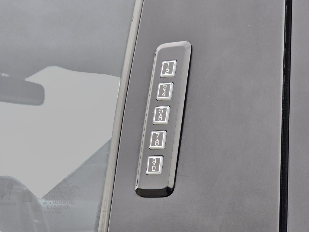 Certified 2022 Ford F350 Lariat w/ Lariat Ultimate Package image 20