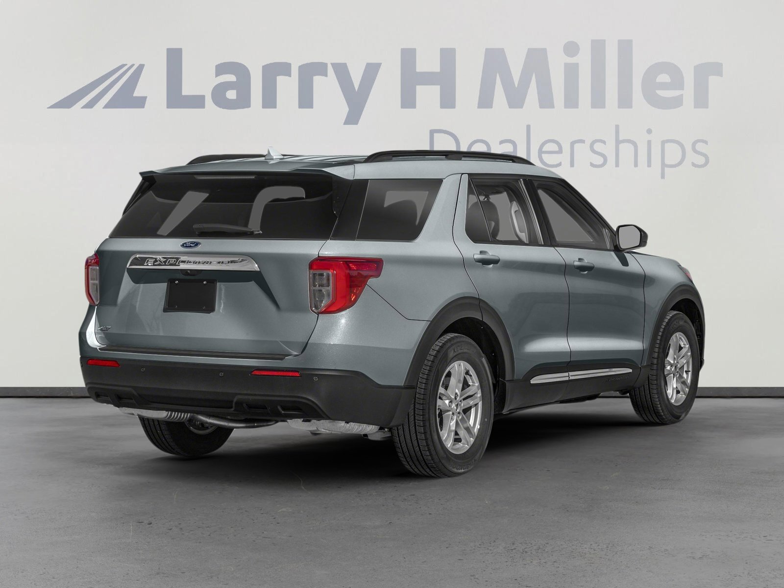 Certified 2023 Ford Explorer XLT w/ Equipment Group 202A image 3