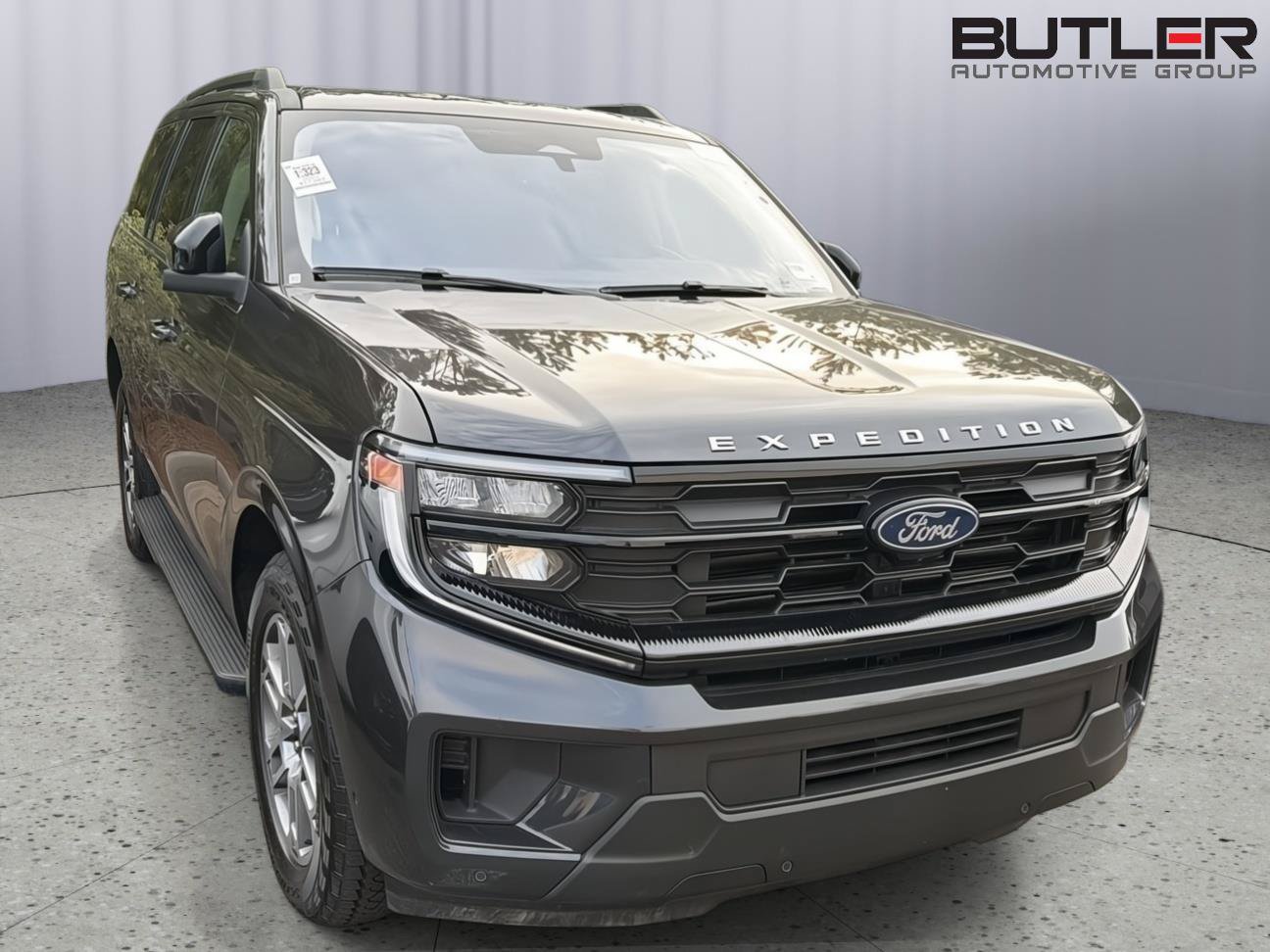 Certified 2025 Ford Expedition Active AWD/4WD image 5