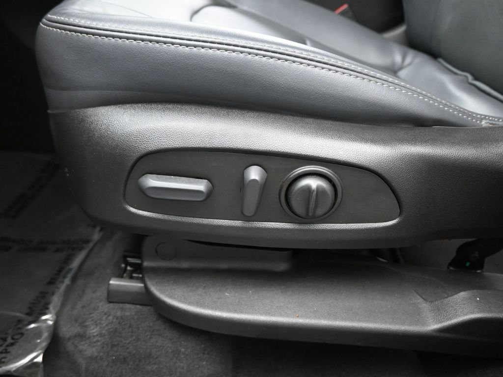 Used 2022 Buick Enclave Essence image 38