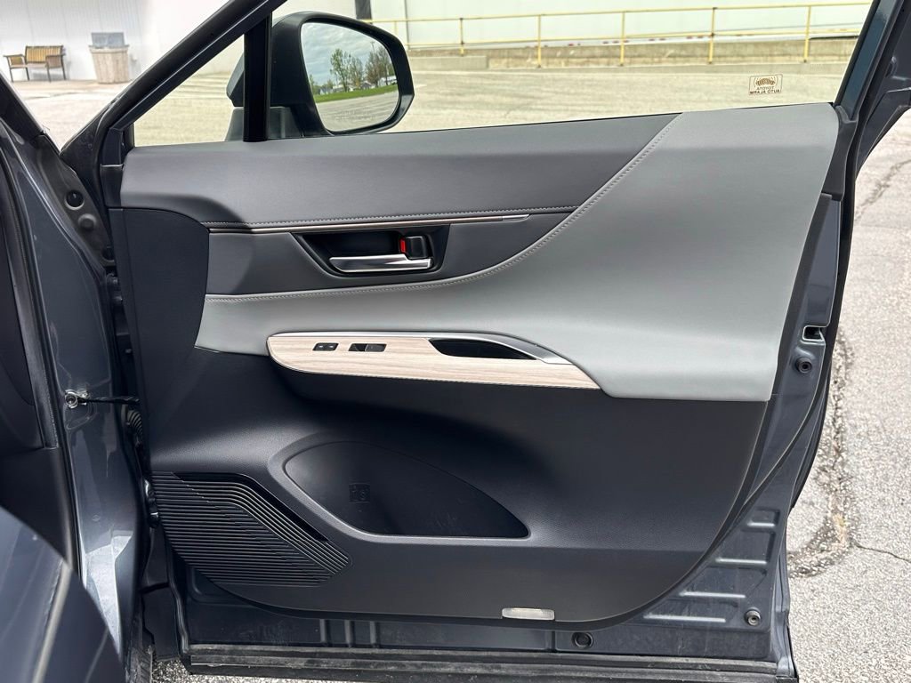 Used 2021 Toyota Venza Limited w/ Advanced Technology Package AWD/4WD image 23