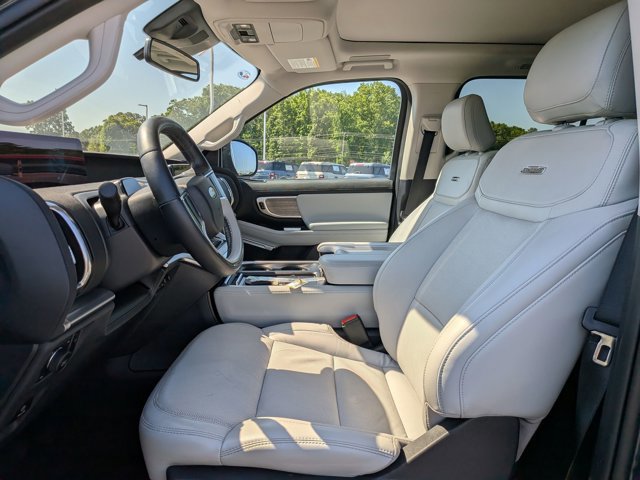 Certified 2025 Ford Expedition Platinum w/ Driver's Package AWD/4WD image 15