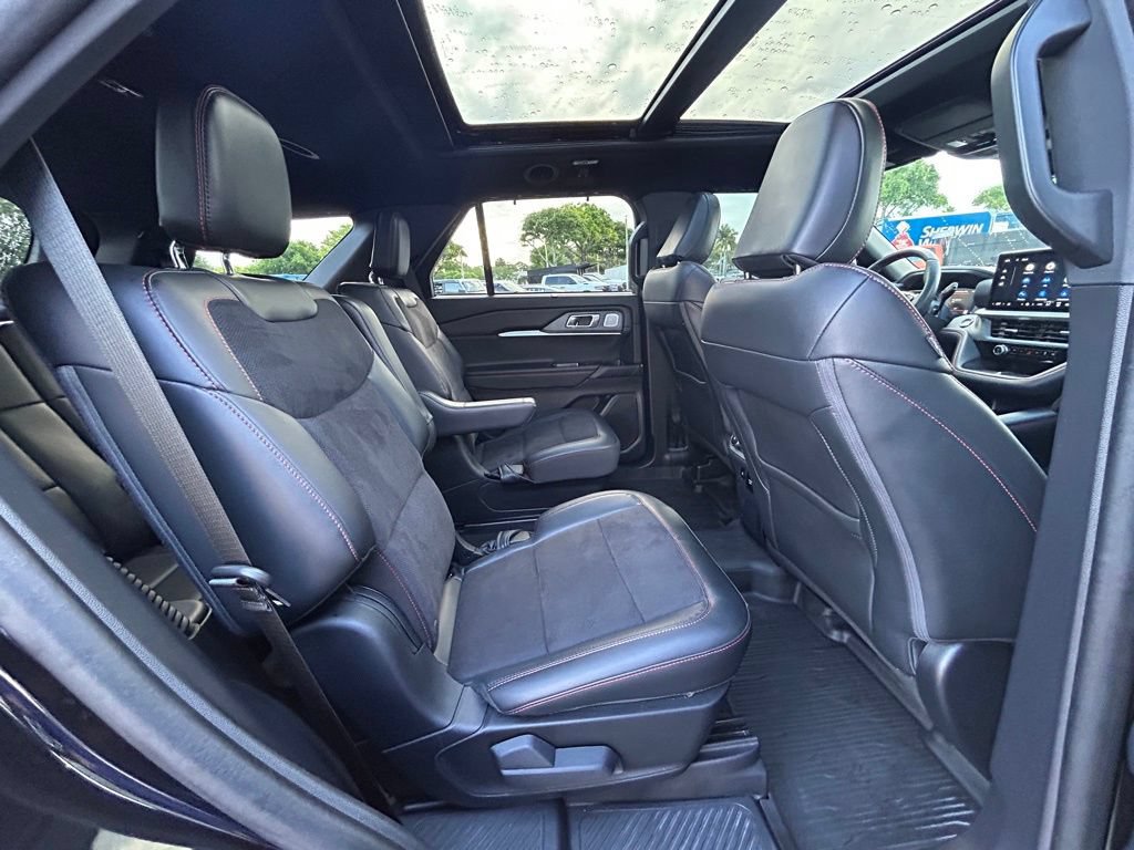 Certified 2025 Ford Explorer ST AWD/4WD image 33