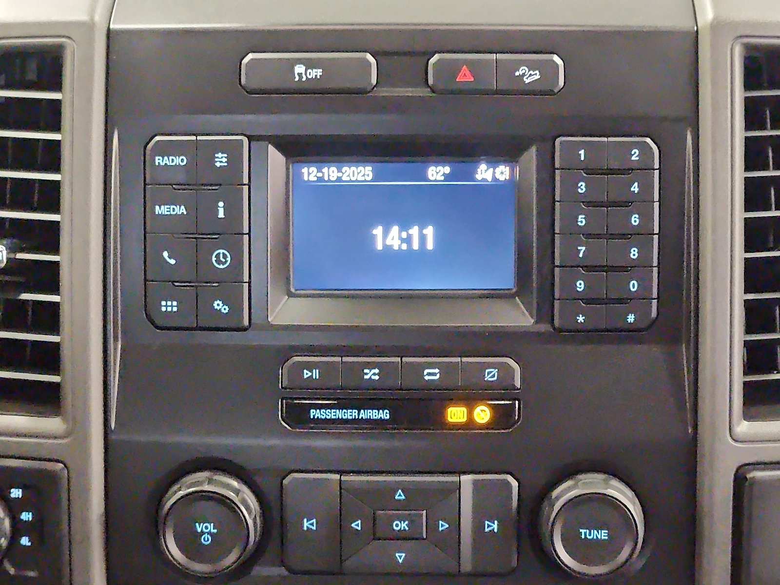 Certified 2022 Ford F250 XL w/ STX Appearance Package image 17