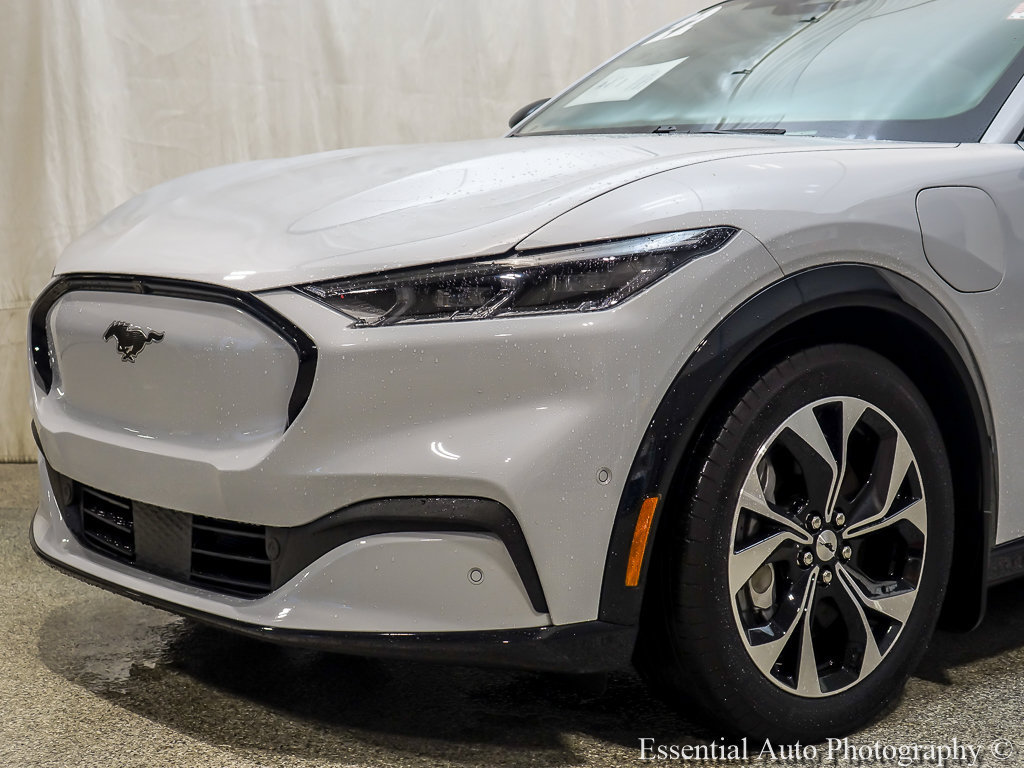 Certified 2022 Ford Mustang Mach-E Premium AWD/4WD image 3