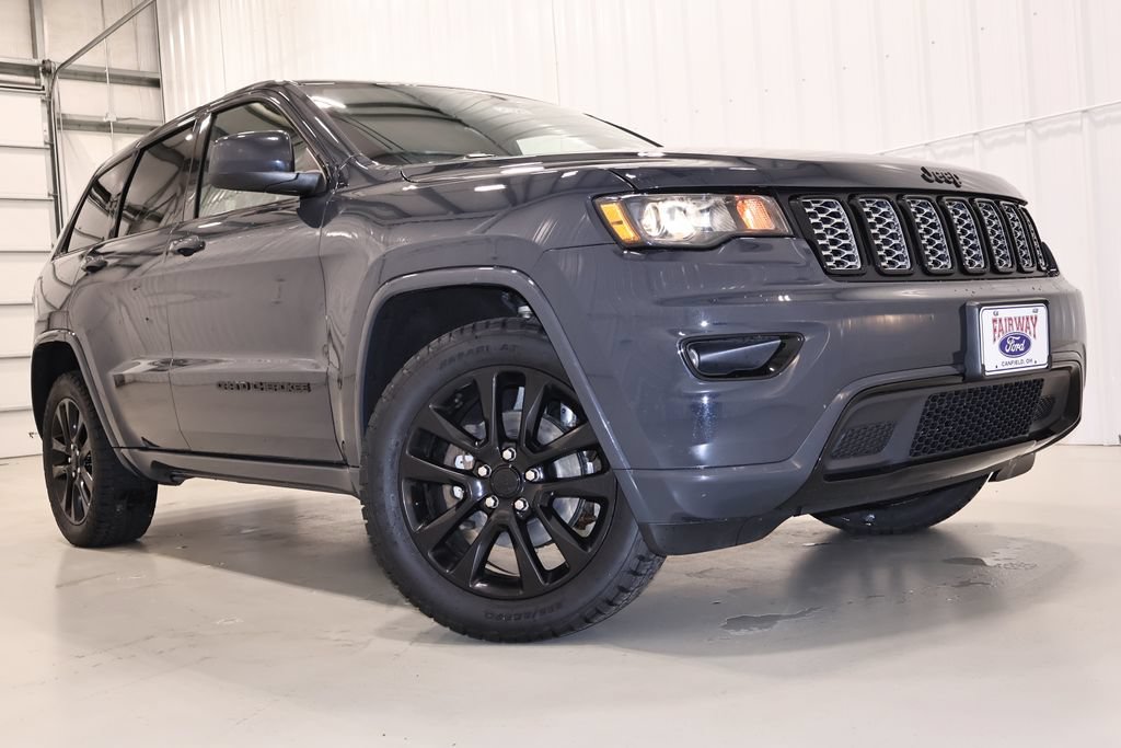 Used 2018 Jeep Grand Cherokee Laredo AWD/4WD image 36