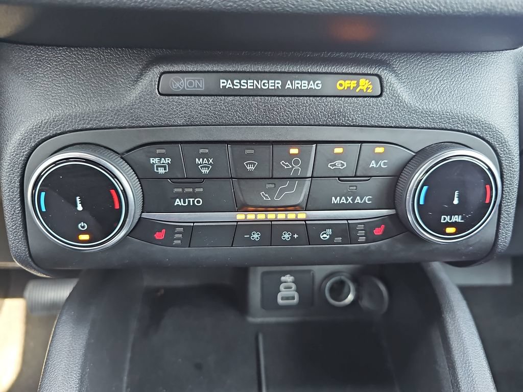 Certified 2025 Ford Escape ST-Line Select AWD/4WD image 23