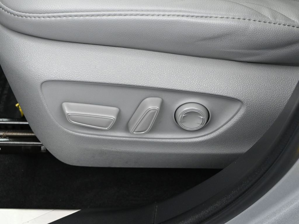 Used 2022 Toyota Highlander Platinum image 39