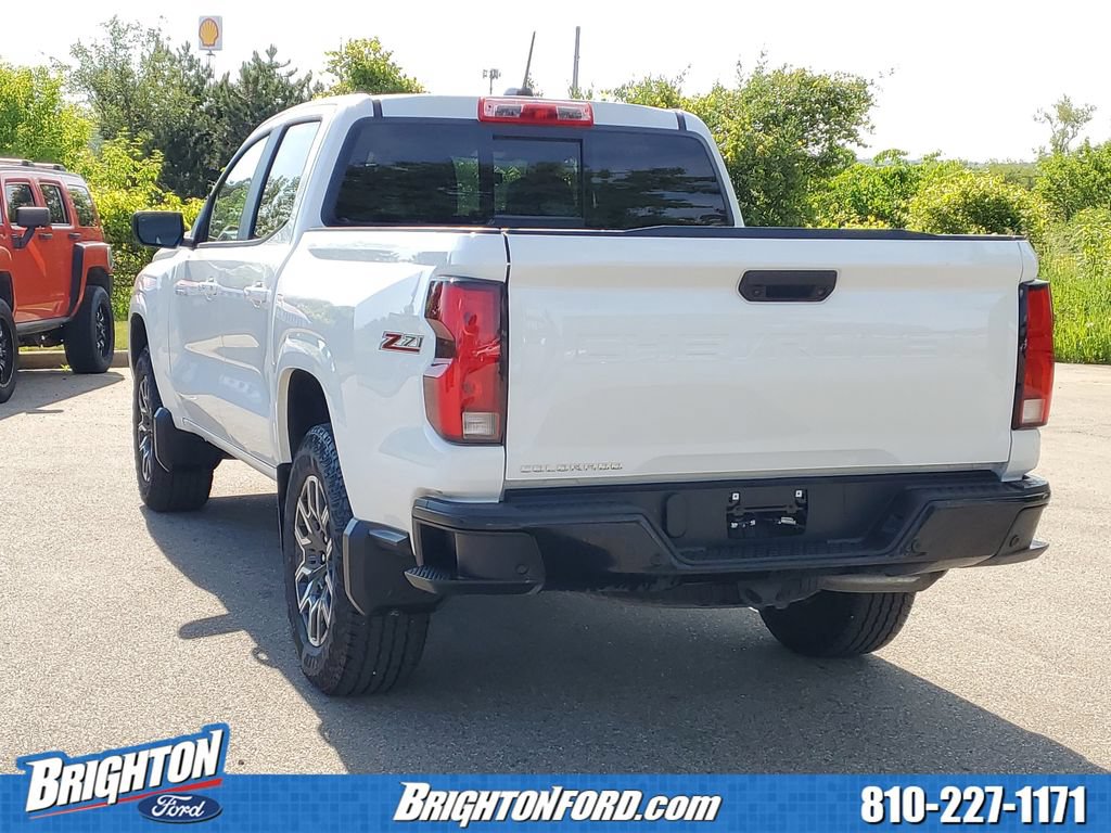 Used 2023 Chevrolet Colorado Z71 w/ Z71 Convenience Package 2 AWD/4WD image 3