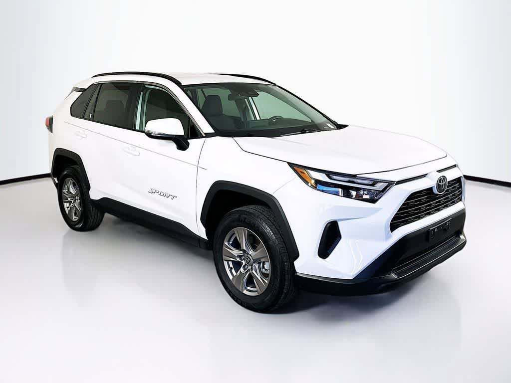 Used 2025 Toyota RAV4 XLE AWD/4WD image 24