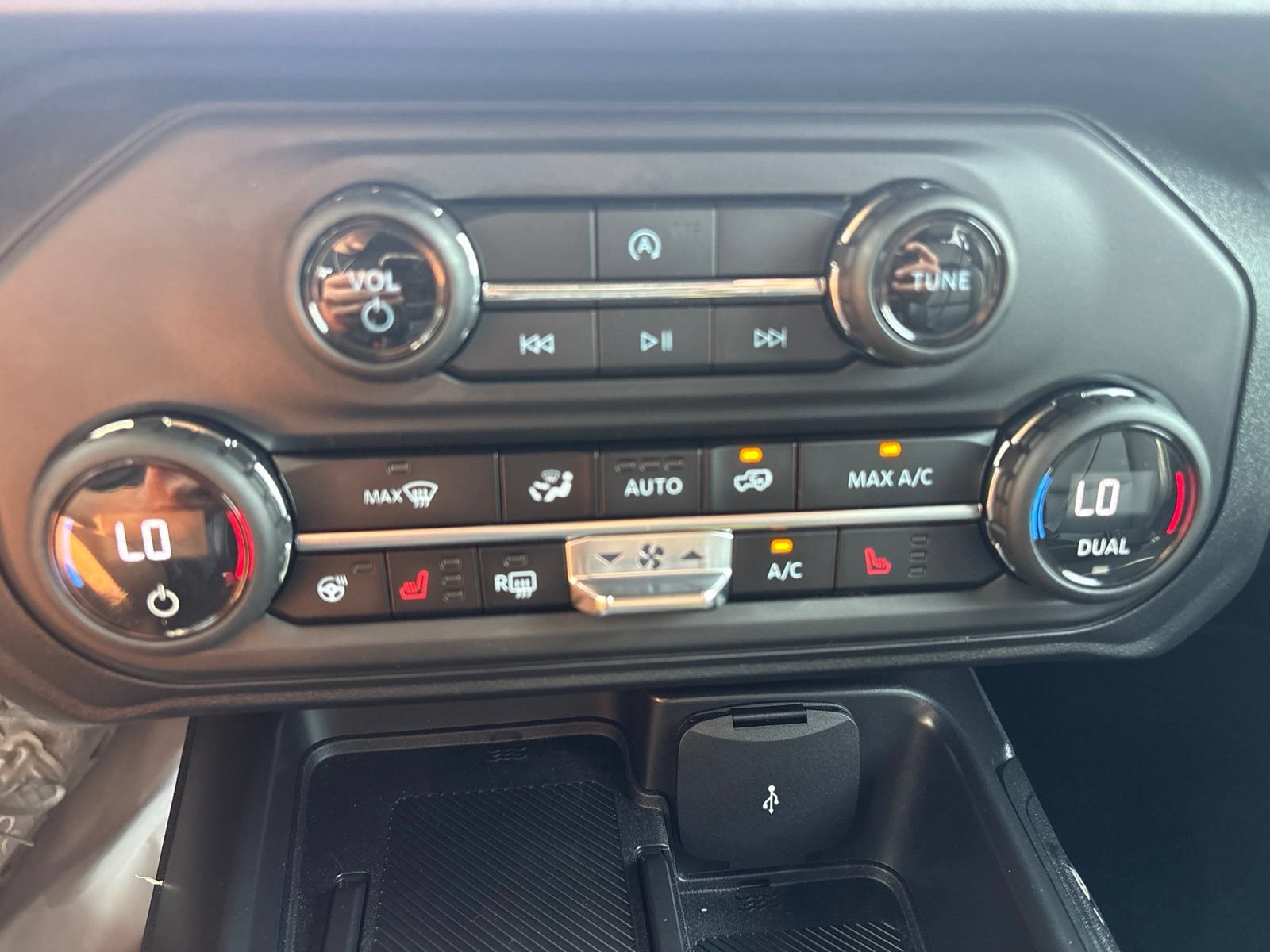 Certified 2025 Ford Bronco Outer Banks AWD/4WD image 33