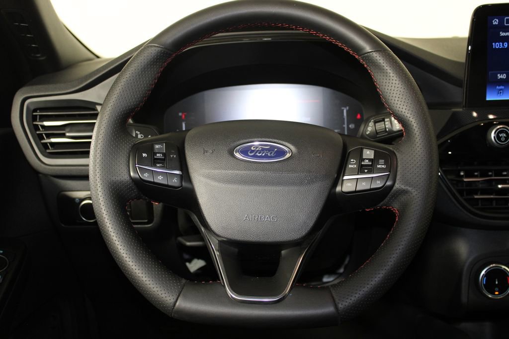 Certified 2025 Ford Escape ST-Line image 15