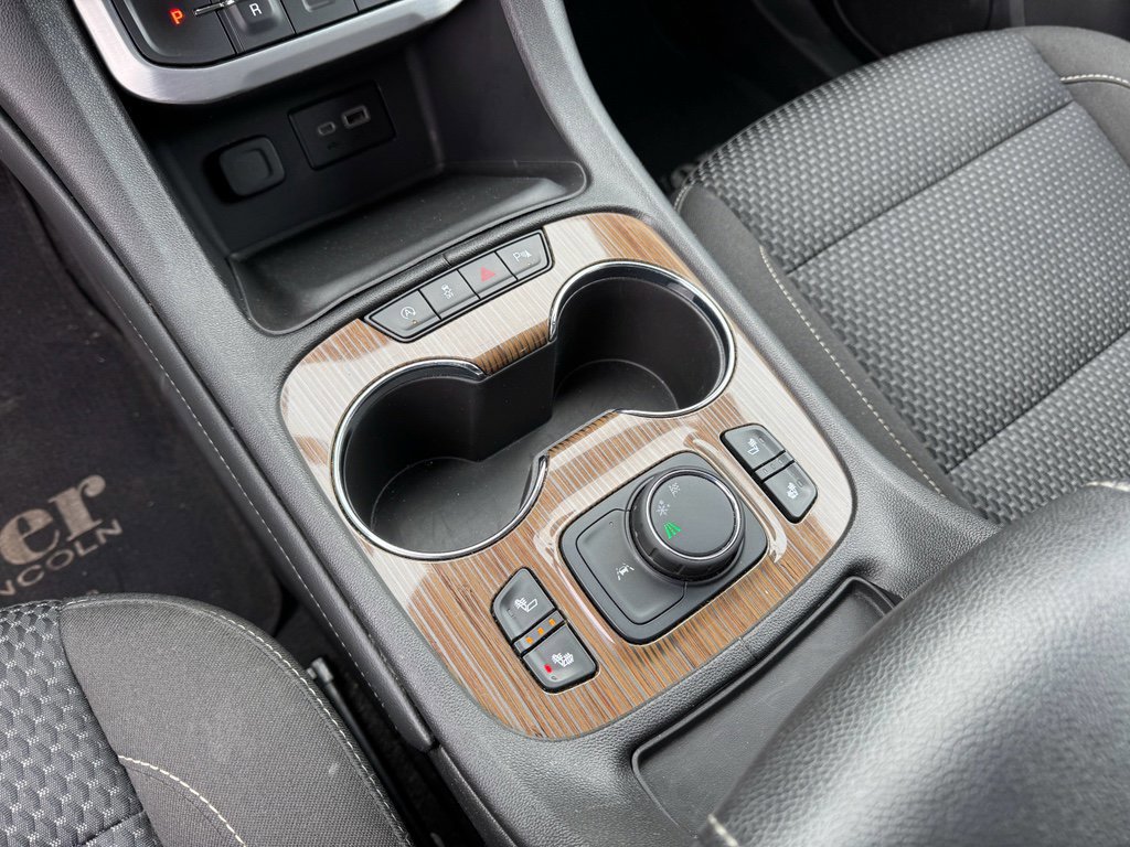 Used 2023 GMC Acadia SLE w/ Driver Convenience Package image 35