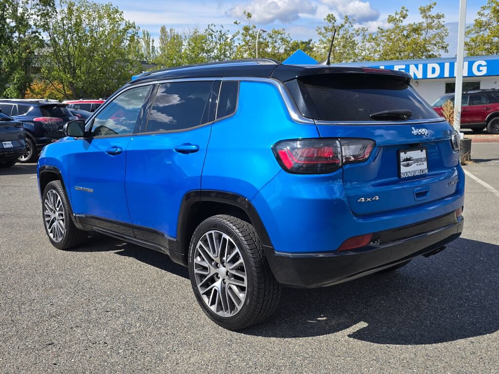 Used 2022 Jeep Compass Limited w/ Elite Group AWD/4WD image 3