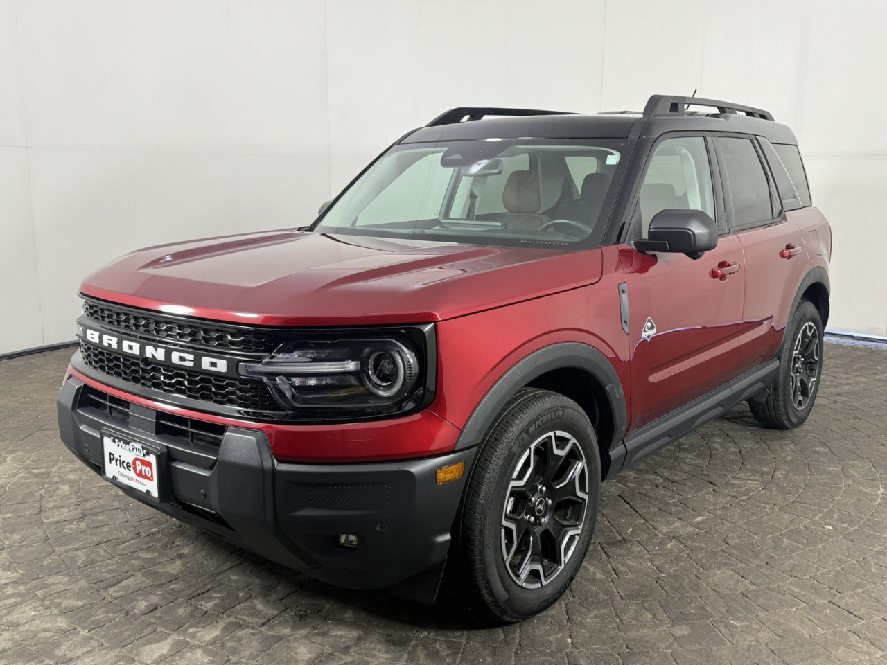 Certified 2025 Ford Bronco Sport Outer Banks w/ Outer Banks Tech Package+ AWD/4WD image 3
