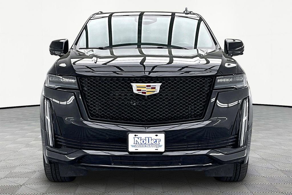 Used 2024 Cadillac Escalade Sport AWD/4WD image 3