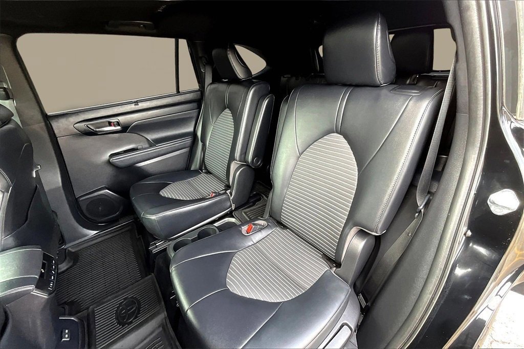 Used 2022 Toyota Highlander XSE image 26