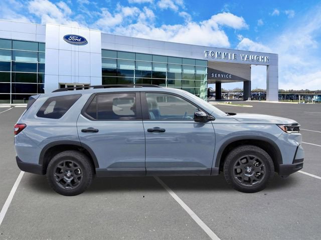 Used 2024 Honda Pilot TrailSport image 2