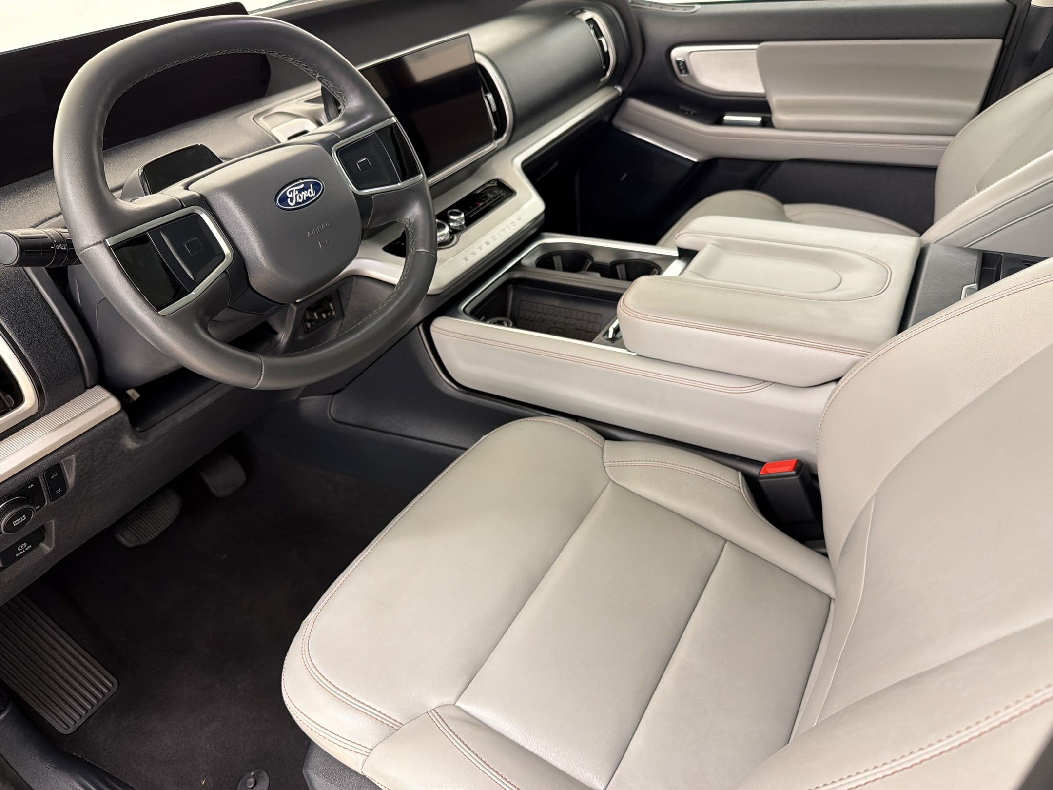 Certified 2025 Ford Expedition Max Active AWD/4WD image 4
