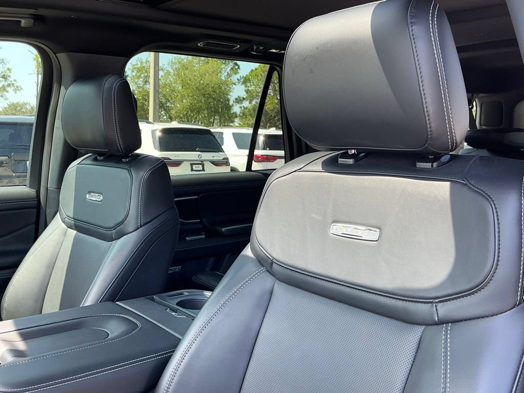 Certified 2025 Ford Expedition Max Platinum w/ Stealth Performance Package AWD/4WD image 33