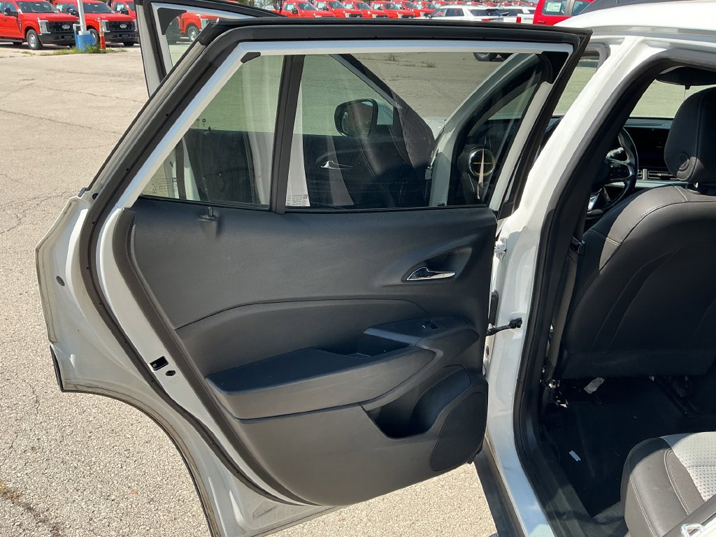 Used 2024 Chevrolet Trax LT w/ Driver Confidence Package FWD image 16