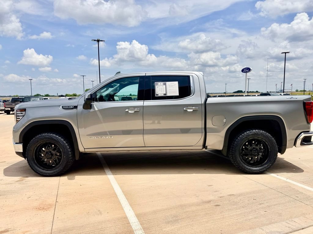 Used 2025 GMC Sierra 1500 SLT AWD/4WD image 3