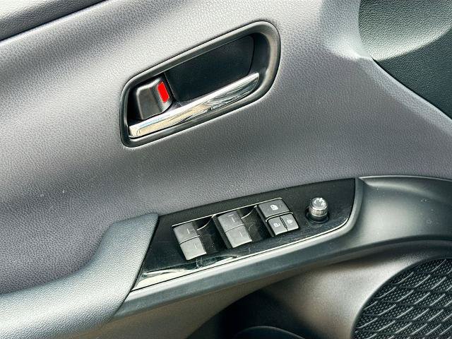 Used 2020 Toyota Prius XLE AWD/4WD image 12