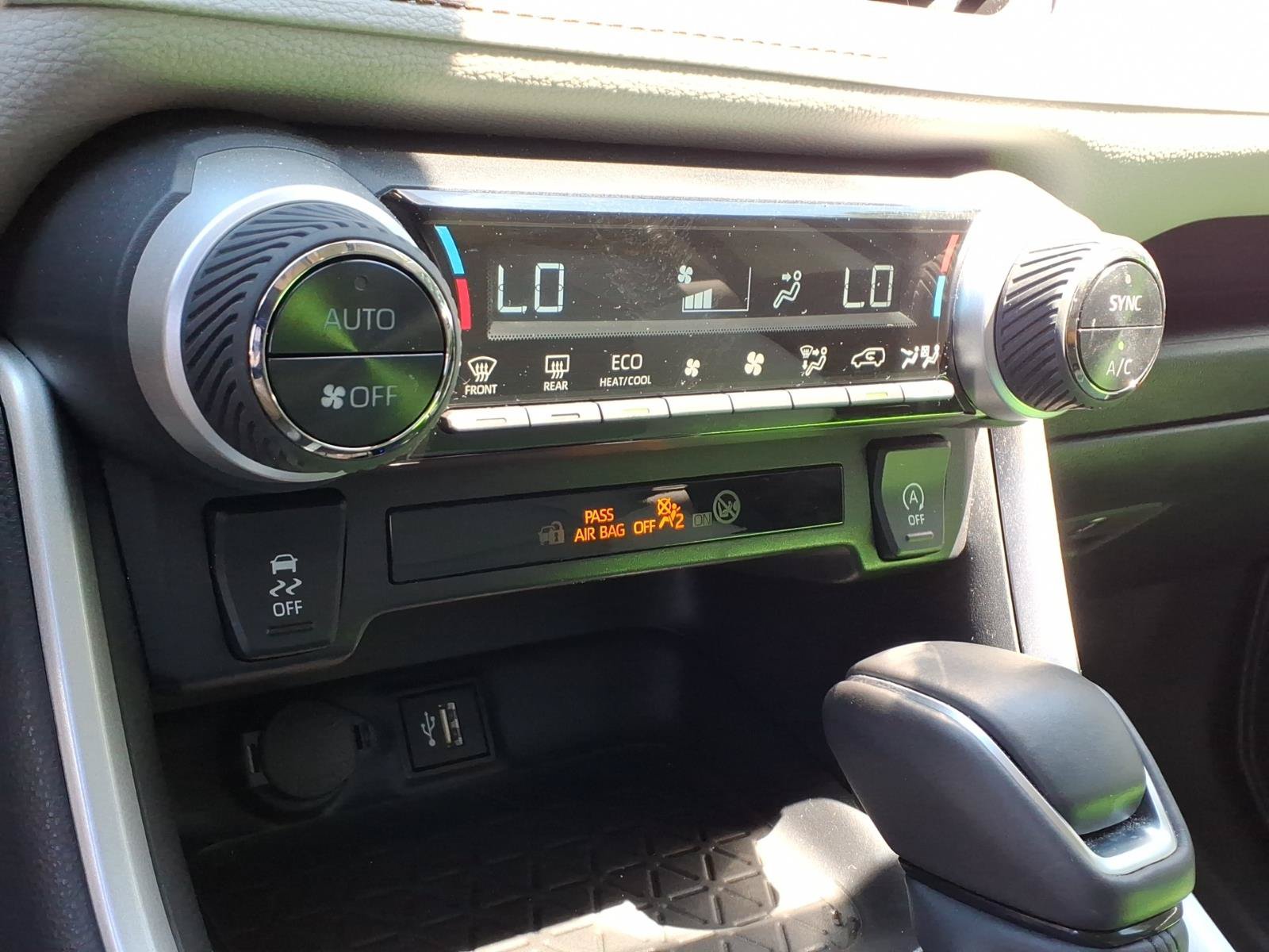 Used 2025 Toyota RAV4 XLE Premium FWD image 15